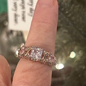 Elegant 925 Sterling Silver Ring with clear and pink gemstones size 8